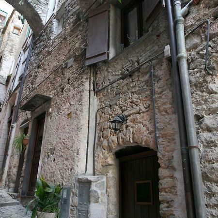 Appartamento Le Violette Dolceacqua Bagian luar foto