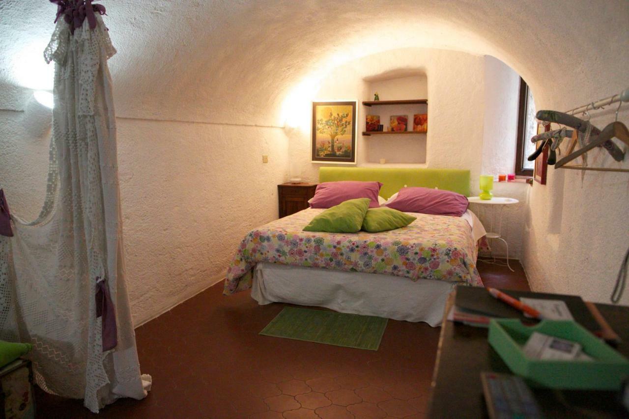 Appartamento Le Violette Dolceacqua Bagian luar foto