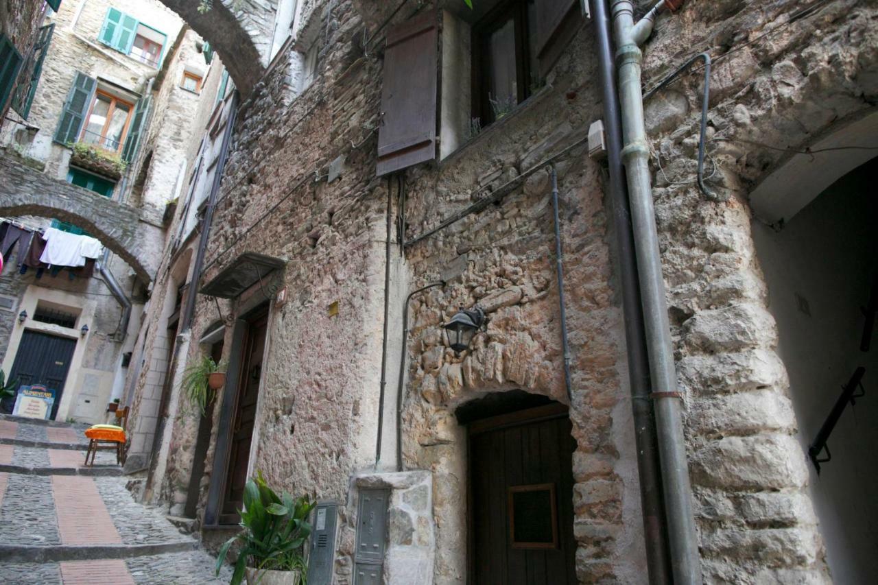 Appartamento Le Violette Dolceacqua Bagian luar foto