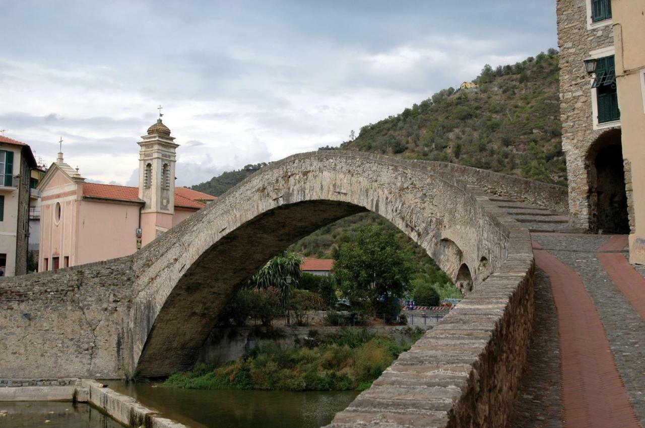 Appartamento Le Violette Dolceacqua Bagian luar foto